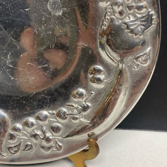 Wilton Armetale Round Fruit Bowl Dish - Picture 7 of 17